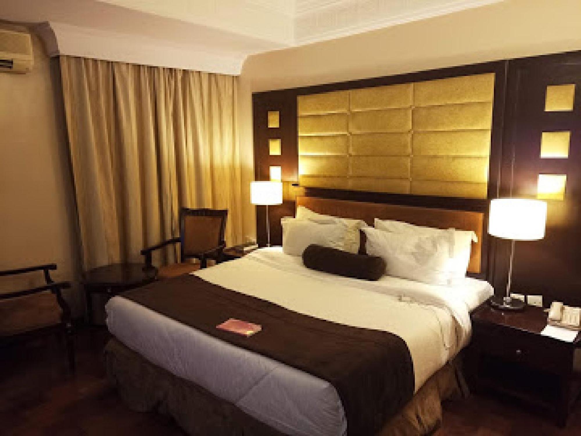 Room In Lodge - Owu Crown Hotel, อิบาดัน ภายนอก รูปภาพ